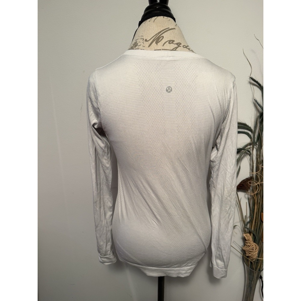 LULULEMON White Baselayer Long Sleeve Top Size 8